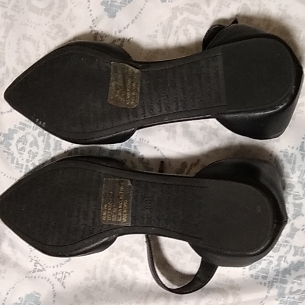 Shoes - Picture 2 of 6